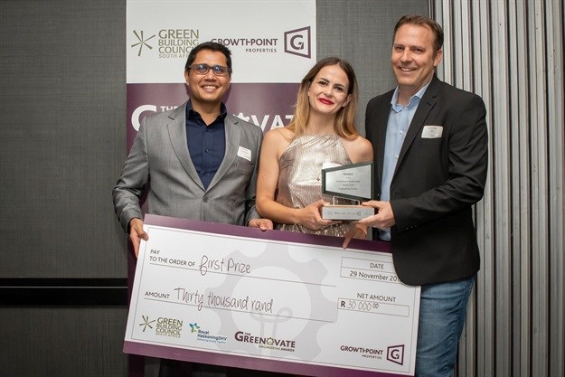 L-R: Mitesh Bhawan, head of sustainability and utilities at Growthpoint Properties; Chloe Bolton, Greenovate 2018 Engineering Award winner; and Manfred Braune, GBCSA managing executive: sector development & transformation and executive director