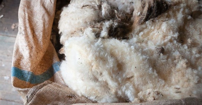 Wool market trades higher