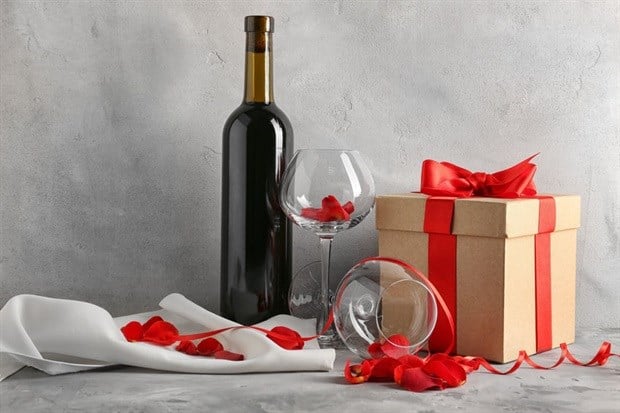10 ways to win over customers' hearts this Valentine's Day