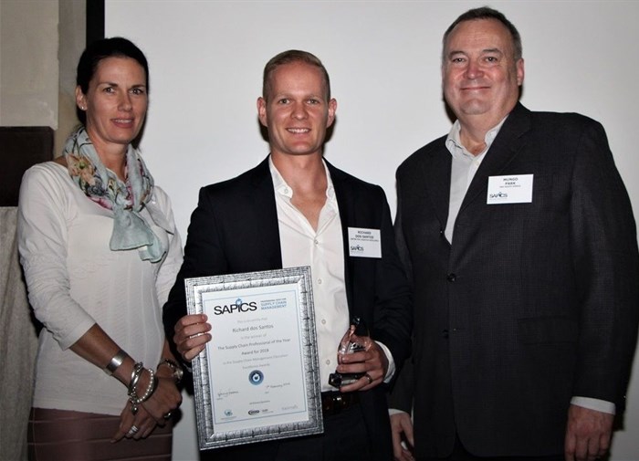 Supply Chain Professional of the Year, Richard Dos Santos (centre), with Ingrid Du Buisson of the Transport Education Training Authority (TETA) and SAPICS president Mungo Park