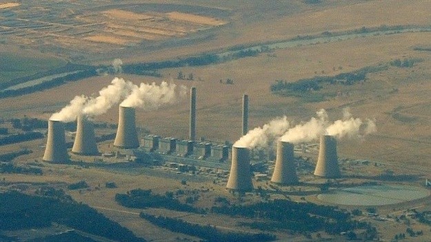 Eskom’s Lethabo power station in the Free State. Photo: Simisa Bearbeitung (Auschnitt, Farben): Pechristener via