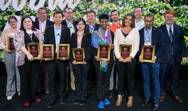 All the 2019 IGA International Retailers of the Year award winners. Front right is Suhail Bayat from Supersave Food Town Hyper and next to him is Tami Alves, marketing manager, UMS Coastal Division, representing Ismail Salajee from Take n Pay Food Town Hyper.