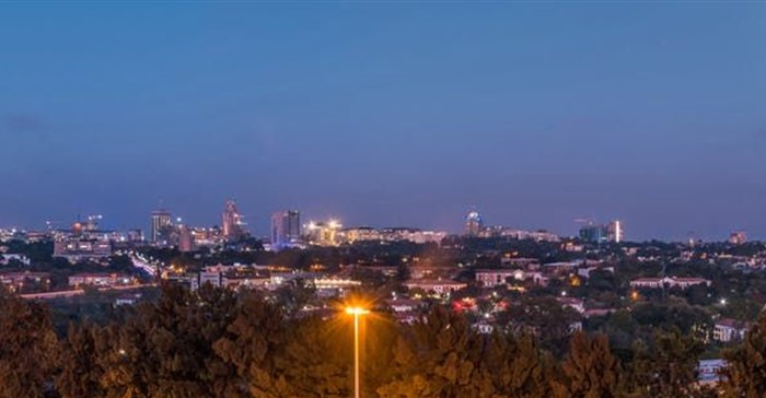 Johannesburg’s economic hub, Sandton, lies right next to the sprawling and extremely poor Alexandra township.<p>Paul Saad/Flickr, CC BY-NC-ND