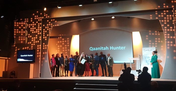 Qaanitah Hunter receives the 2019 Nat Nakasa Award for Courageous Journalism - image: Sanef.