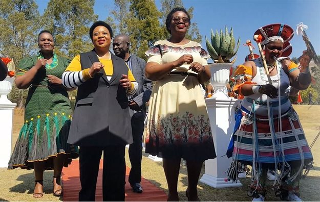 Dignitaries at the 2019 Tourism Month launch event were welcomed with traditional flair in the Drakensberg.