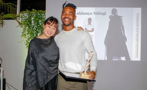 Kelly Fung with Lukhanyo Mdingi, winner of the Innovative Design and Materials Award.