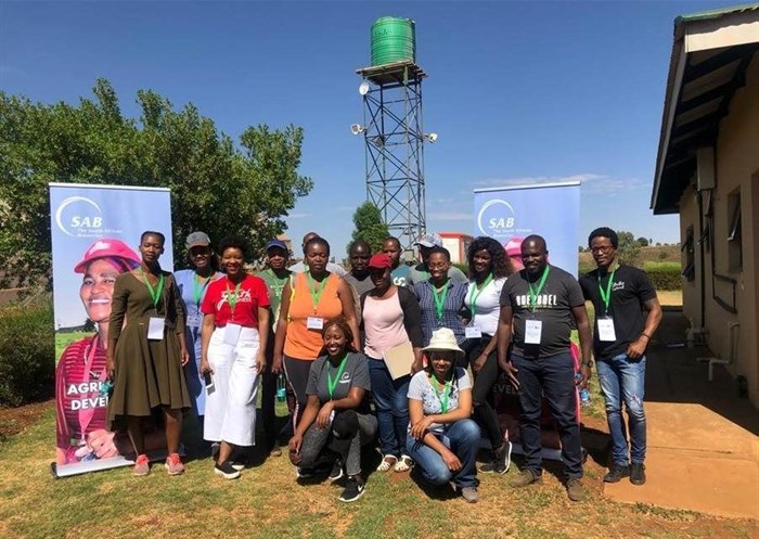 The class of 2019/2020, the Urban Agriculture finalists, powered by SAB KickStart, with members of the SAB enterprise & supplier development and Made from Rural teams.