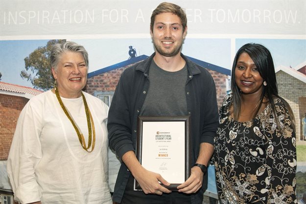 Ian McBride at the award ceremony with (left) Prof. Ariane Jansen van Rensburg, architectural programme director Wits, and (right) Shauneez Naidoo, national business development, Corobrik.