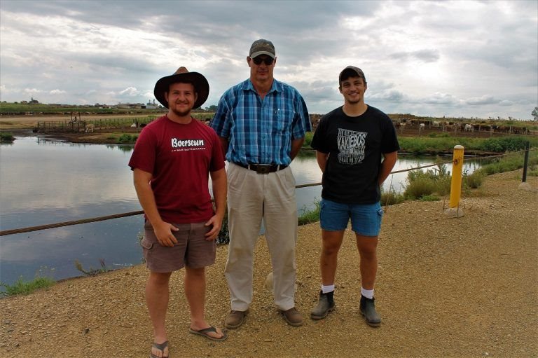 From left to right is Armand Algera, Dr Andy Hentzen, the leading veterinarian and co-ordinator of the 2020 Feedlot Challenge and Janco de Lange.