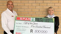 Spar donates R500k to Gift of the Givers