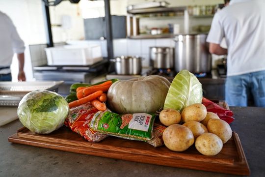 #Covid19: Stellenbosch chefs set up soup kitchen to feed needy communities