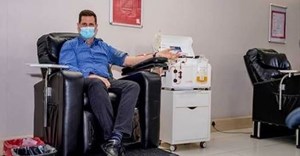 SANBS CEO, Dr Jonathan Louw, was among one of the first people diagnosed with Covid-19 in South Africa. He is giving back by making the country’s first convalescent plasma donation.