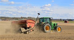 While retail sales plunge, SA's agriculture industry shows promise