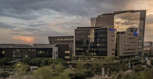 In September, Sanlam announced that it had awarded its newly appointed CEO Paul Hanratty a package potentially worth between R161 million and R500 million. Photo: Sanlam Building, Sandton by Paul Saad (CC BY-NC-ND 2.0)