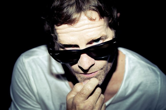 #MusicExchange: Arno Carstens releases new single