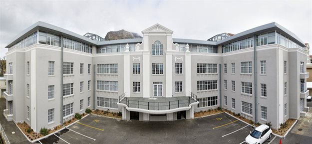 View of J-Block – the recently completed refurbishment and extension of the UCT Neuroscience Institute building on the Groote Schuur Hospital campus in Cape Town.
