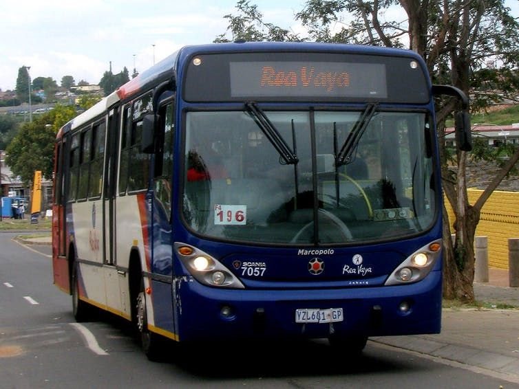 A Bus Rapid Transit system bus in competition with minibus taxis in Johannesburg. ansoncfit/Flickr