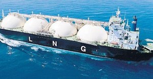 Liquified natural gas carrier