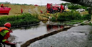 &quot;Massive&quot; oil spill in Umbilo River