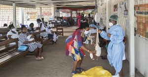 During the Covid-19 pandemic, WHO is supporting the Ghana Health Service in their efforts to continue providing essential medical services to the population at the Greater Accra Regional Hospital, Ghana. Photo: WHO / Blink Media - Nana Kofi Acquah