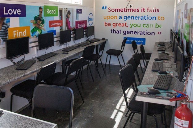 The Solar Learning Lab in Barrydale aims to provide students with learning opportunities where there is little or no access to the internet. Photo: Ashraf Hendricks / GroundUp