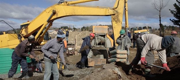 Construction of Maseru Maqalika Water Intake System in Lesotho. Image ©<br>World Bank/John Hogg