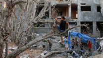 Egypt sends building equipment to begin Gaza reconstruction