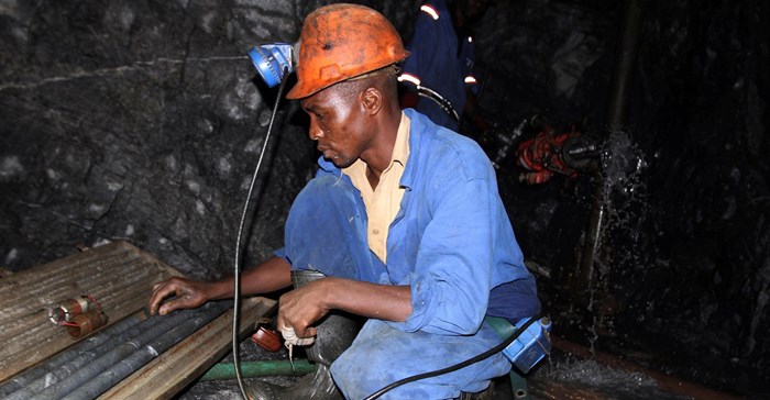 A Zimbabwean miner works underground at Metallon Gold mine in Shamva, about 80 km north of the capital Harare, June 14, 2011. Reuters/Philimon Bulawayo/File Photo