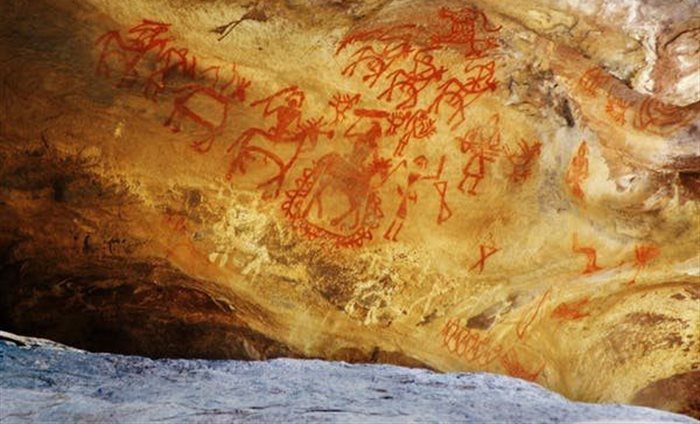 Paintings, in Bhimbetka Cave, central India, demonstrate humans’ ancient impulse to tell stories. | Source: Wikimedia, CC BY