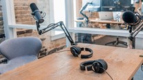 The fierce competition between radio and podcast