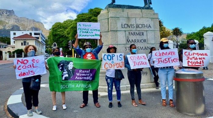 On Saturday, climate activists picketed outside parliament in Cape Town as part of a global day of action for climate justice. | Source: Marecia Damons.