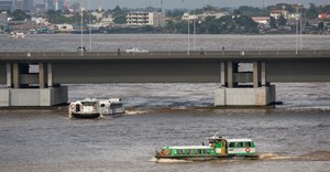 Ivory Coast Abidjan commuters turn to boats to escape traffic jams