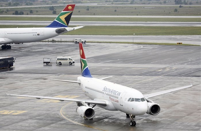 A South African Airways (SAA) plane taxis after landing at O.R. Tambo International Airport in Johannesburg, South Africa, January 18, 2020. REUTERS/Rogan Ward