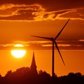Clean energy transition must be fast and fair, IPCC scientists say