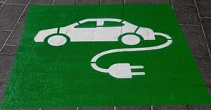 Woolworths leading the electric vehicle charge, but those batteries need a plan