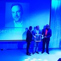 Daily Maverick’s Pieter-Louis Myburgh receiving the Story of the Year for Digital Vibes