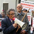 First Nations Collective leader Zenzile Khoisan addressing about 200 demonstrators supporting the River Club development outside the High Court on 12 July. Photos: Steve Kretzmann / GroundUp