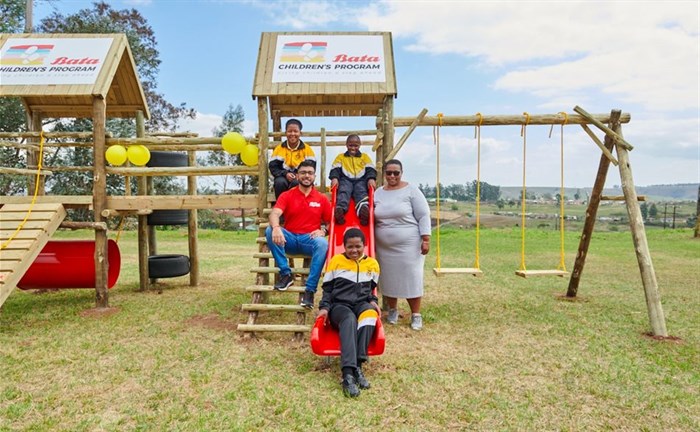 A brand new playgym ready for fun! Pictured at the handover of the playgym at KwaThinthwa School for the Deaf were, from left, learner Samkelisiwe Mkhize, Bata’s Mohnish Haripersad, learner Aphiwe Zulu, deputy principal Nelisiwe Mdluli, and in front, learner Mbongeni Zakwe. Picture: Supplied