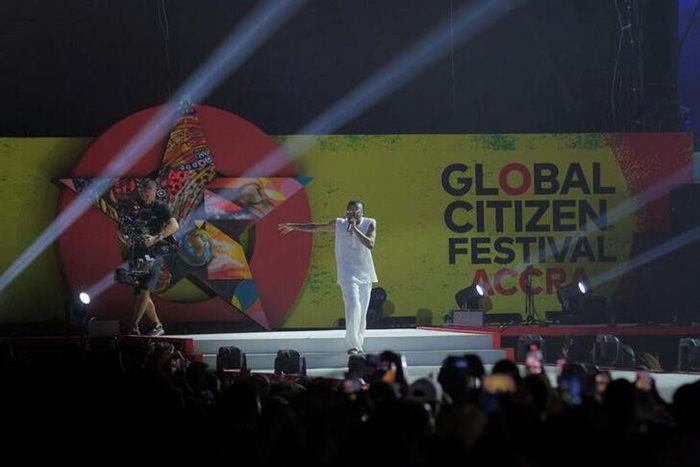 Oxlade performs at the Black Star square during the Global Citizen festival in Accra, Ghana. 2022. Reuters/Francis Kokoroko