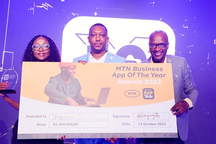 Pictured from Left to Right: Nomsa Chabeli from MTN, Arthur Khosa from Shoprite SA and Kholofelo Magagane from MTN | image supplied