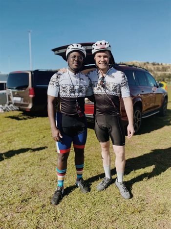 Msizi James and Matt Flax ride to help Africa Foundation (NPO)