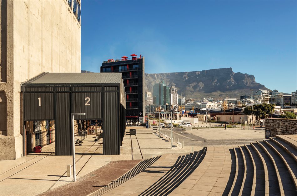 The CTCA’s new campus on the second floor in Silo 5 provides modern and spacious classrooms in the heart of Cape Town’s most creative area, the V&A’s Silo District.