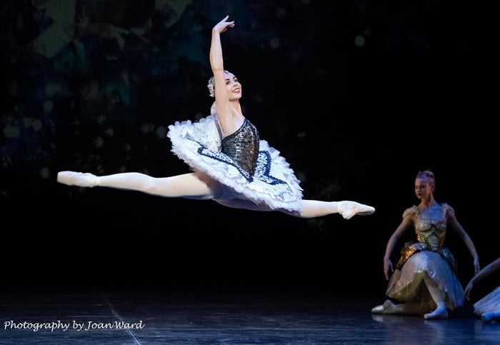 Leane Theunissen in Cape Town City Ballet’s Cinderella. Photo by Joan Ward