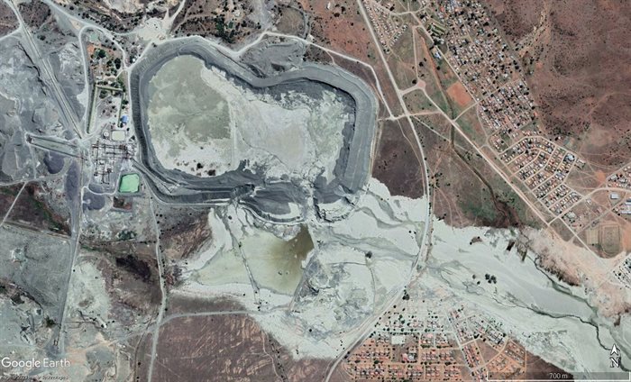 Post-failure satellite image of the Jagersfontein dam. Source: Google Earth Pro