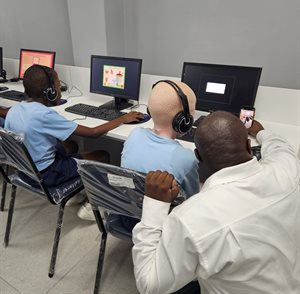 Learners experiencing the new digital centre provided by MTN SA