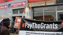 The Institute for Economic Justice and #PayTheGrants campaign have launched an application in the Pretoria High Court against what they say are exclusionary regulations for the R350 grant. Archive photo: Masego Mafata / GroundUp