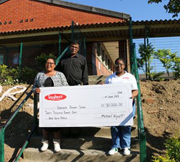 Corovoca Primary School in Avoca, scooped a cool R30,000 in the Bata Toughees “It’s your time to shine” competition. In their submission, the school identified major repairs that the school needed to undertake to keep learners safe. With the cash winnings, the school replaced old, rusted and broken fencing with new fencing. Pictured in the cash handover are, from left, Principal Jabusile Mamba, Deputy Head Dhanaseelan Naick and Bata South Africa Marketing Administrator Thando Zondani.