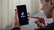 Source: © Search Engine Journal  a growing portion of Generation Z consumers turn to TikTok as their social media platform of choice