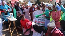 Domestic workers marched to the Union Buildings in Tshwane to demand workplace compensation for injuries or death and better working conditions. Photos: Kimberly Mutandiro | GroundUp