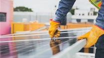 Discovery Bank clients can now get 48 hour solar installations. Source: Los Meurtos Crew/Pexels